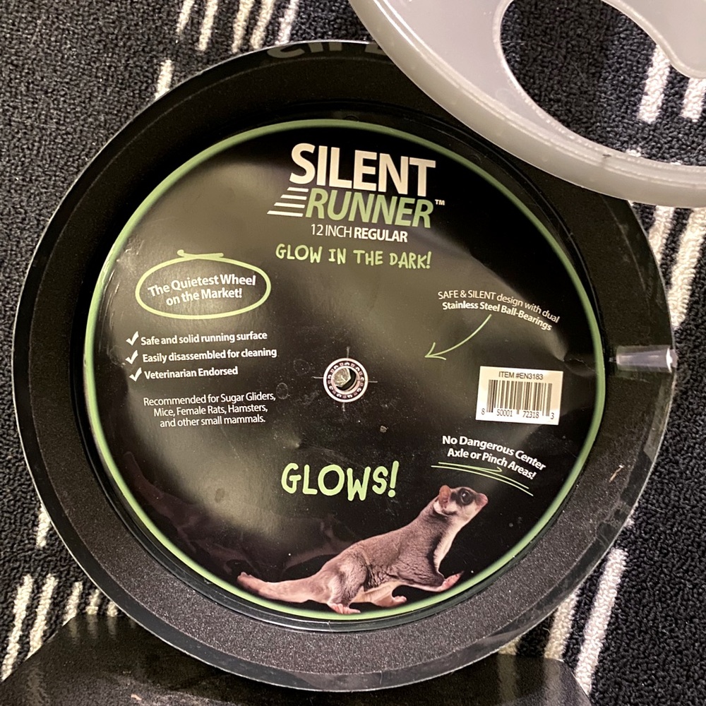 Animal silent running wheel